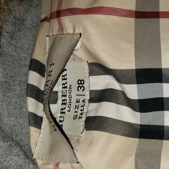 Burberry hooded winter coat. - Picture 9 of 13